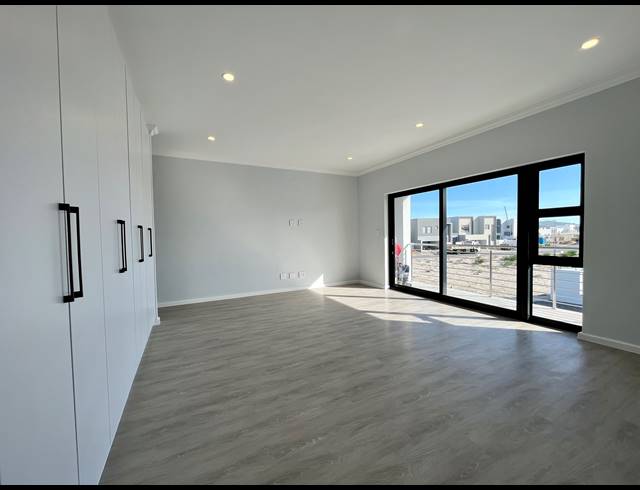 4 BEDROOM HOUSE FOR SALE IN SANDOWN